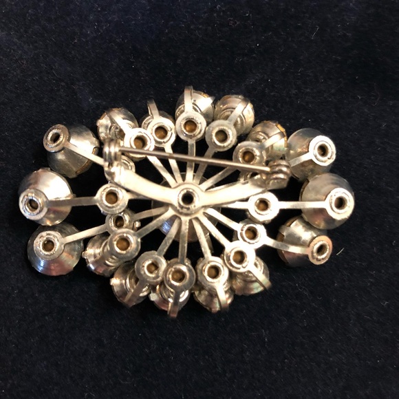 Beautiful Vintage Rhinestone Brooch - Picture 3 of 3